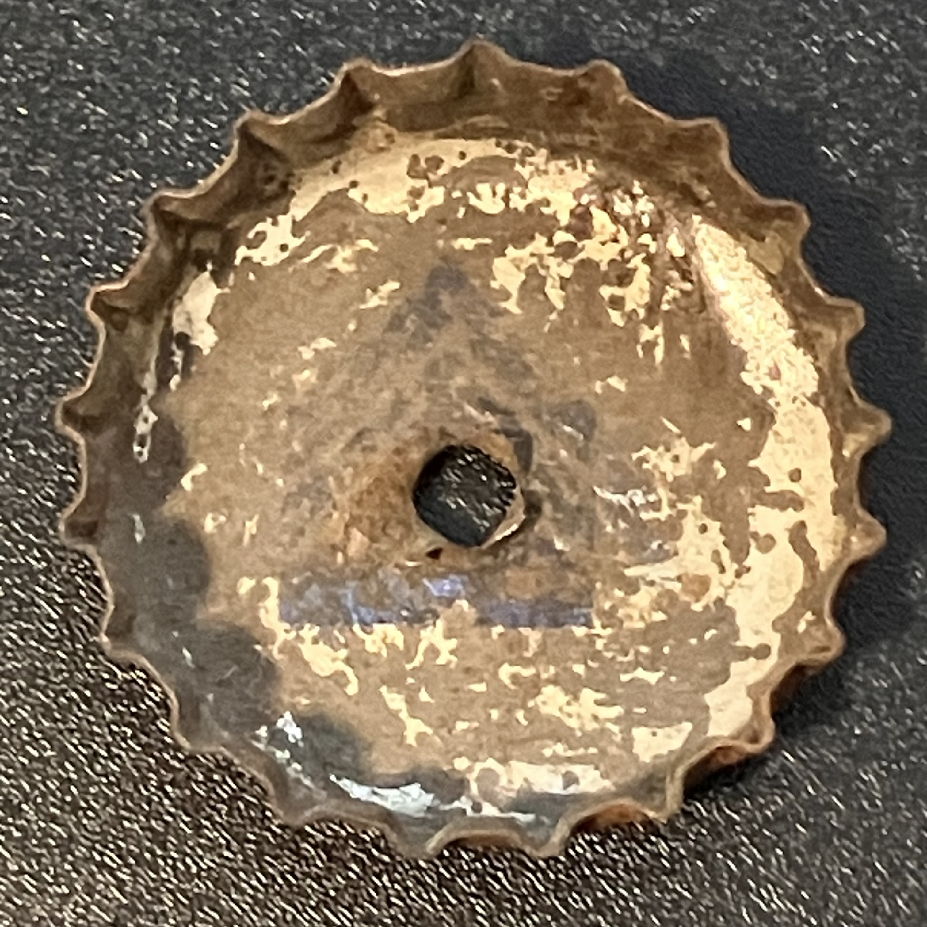 crown-cap liner of unadvertised variant