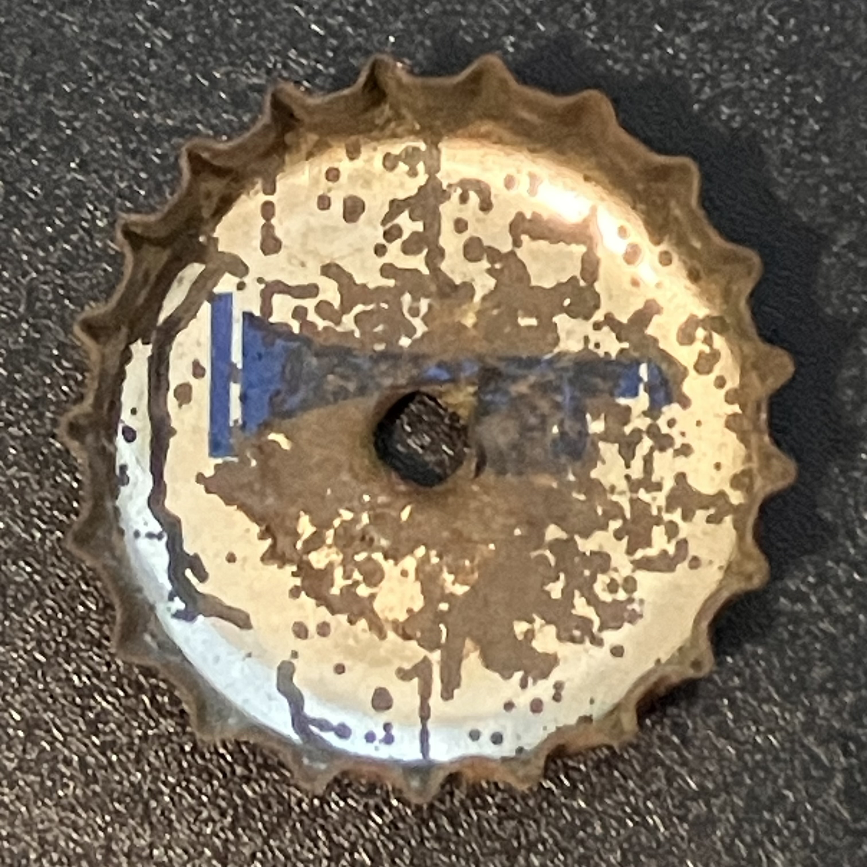 crown-cap liner of unadvertised variant