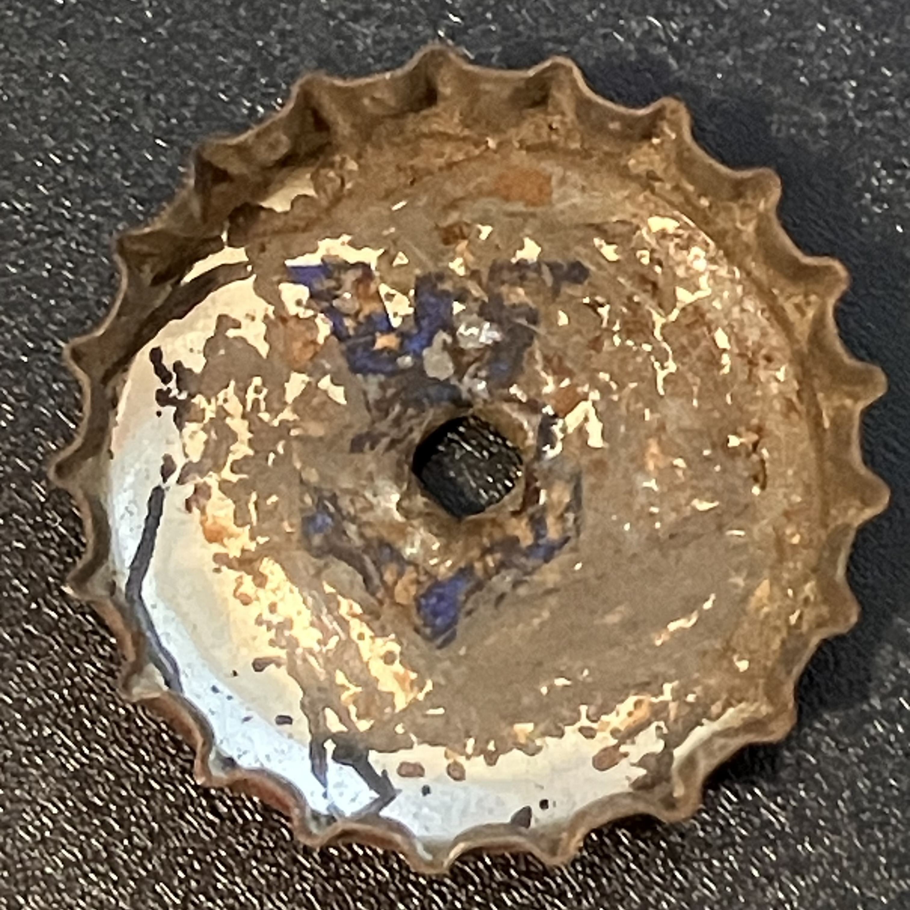 crown-cap liner of unadvertised variant