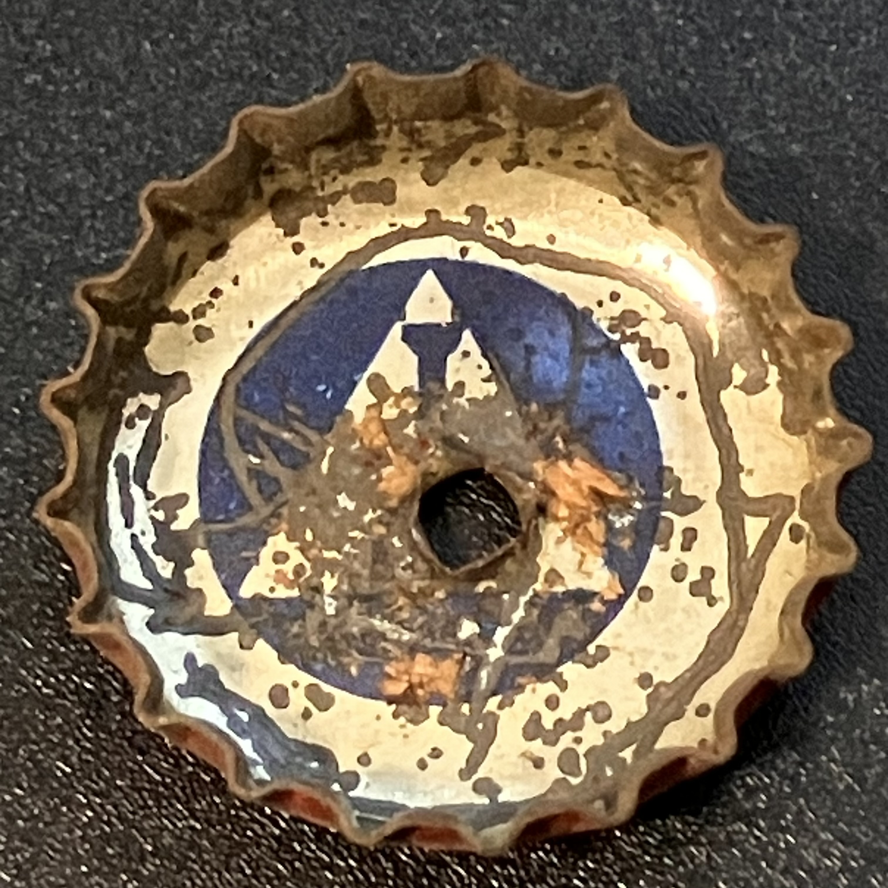 crown-cap liner of unadvertised variant