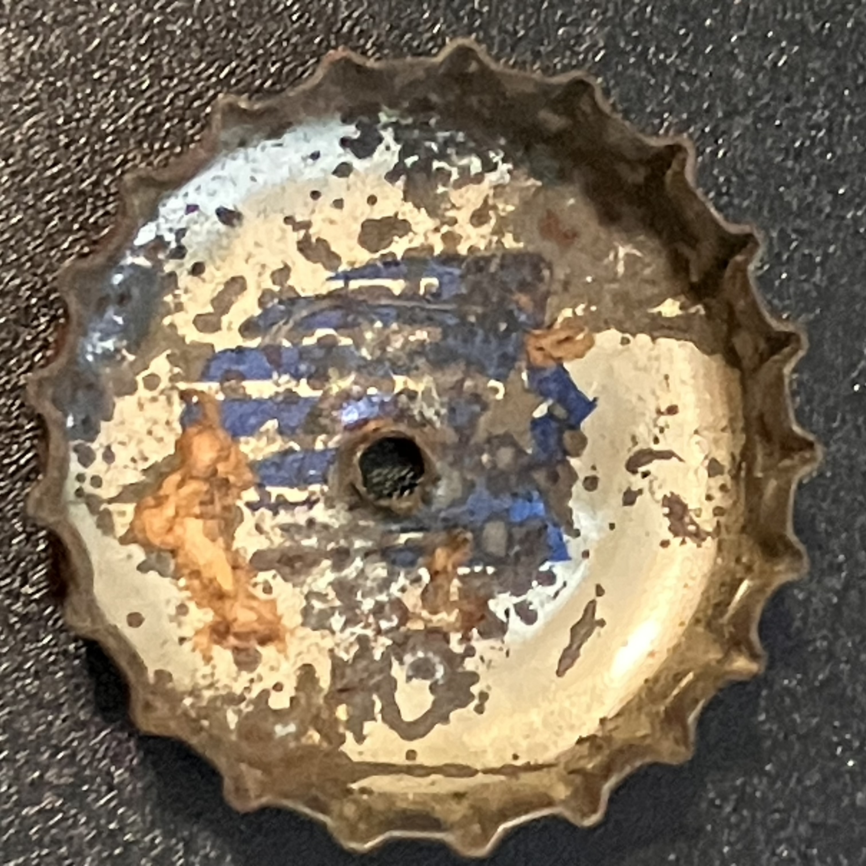 crown-cap liner of unadvertised variant