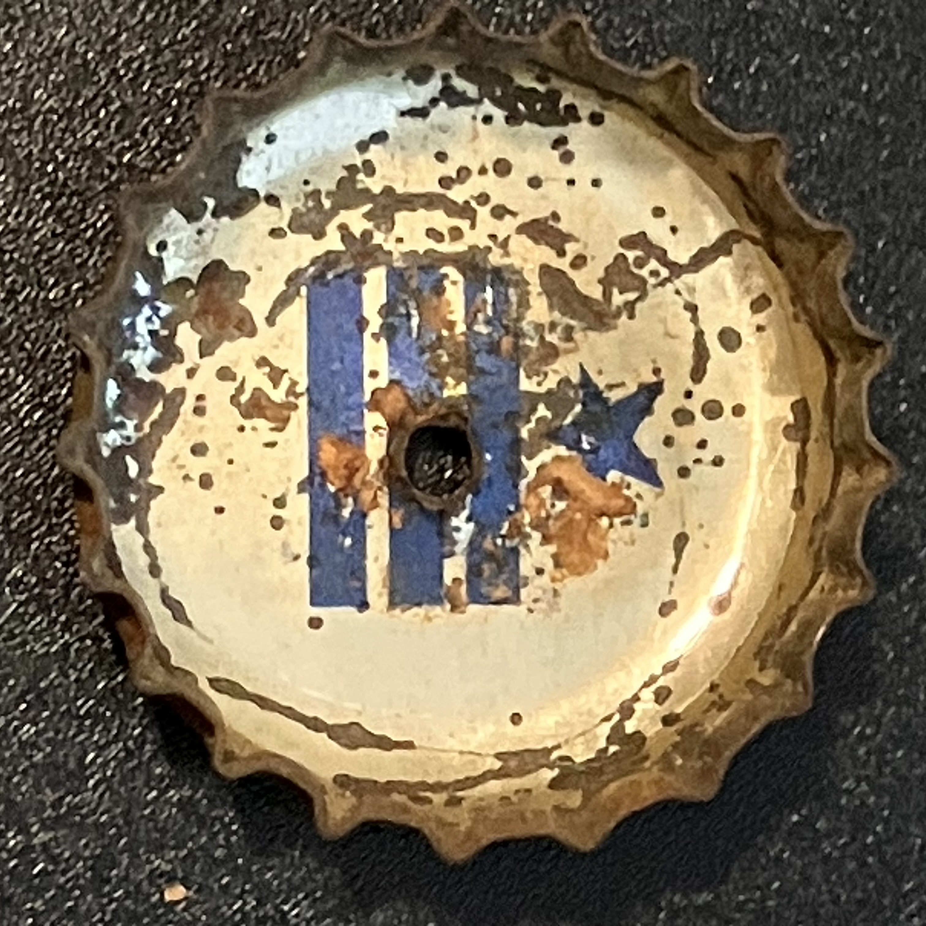 crown-cap liner of unadvertised variant