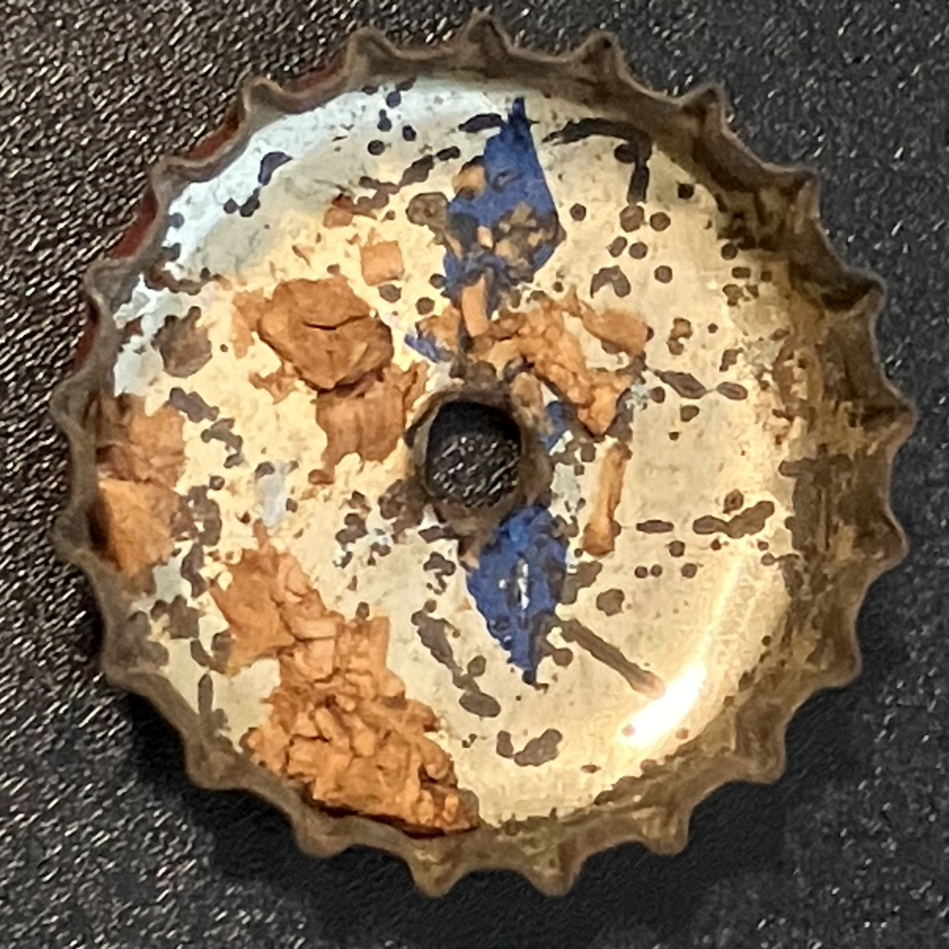 crown-cap liner of unadvertised variant